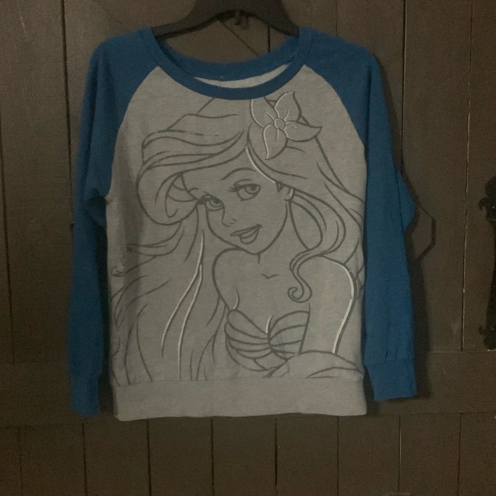 Disneyland- used woman’s sweater